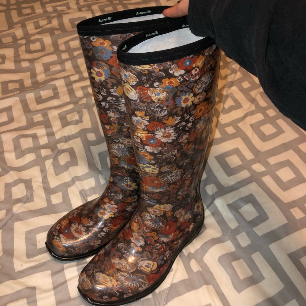 Rain boots